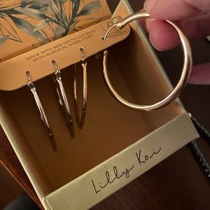 NWT Lily Koi earring set